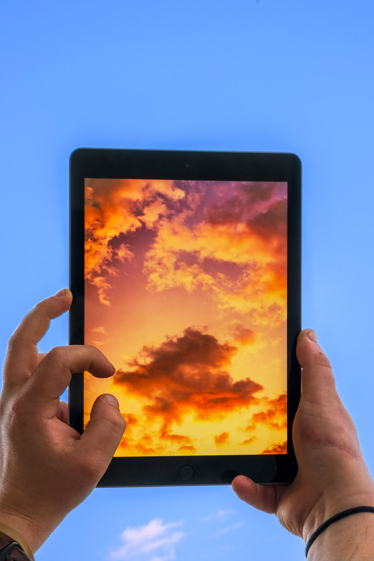 Kyle Mace (Jordan with iPad–Cincinnati, Ohio) // Sun, Apr 18, 2021, 9:29 PM (EST)